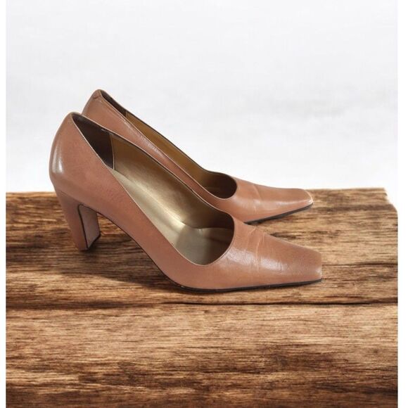 Max de Carlo Camel Women Heel Pumps Size 8 1/2B - Picture 1 of 8